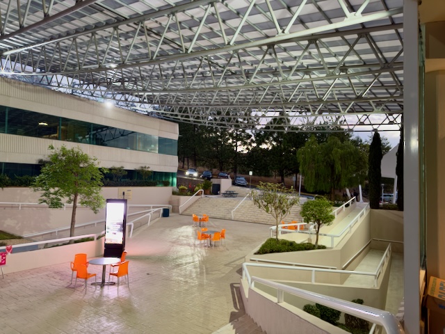 Explanada de profesional del Tec de Monterrey campus Morelia