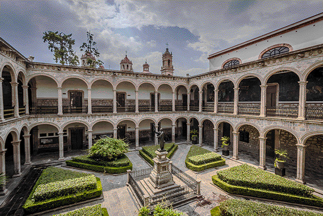 Foto propia de la Prepa 1 de la UMSNH - VGA