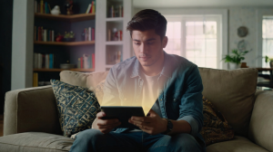 Leonardo.ai - un hombre leyendo comics en su tableta